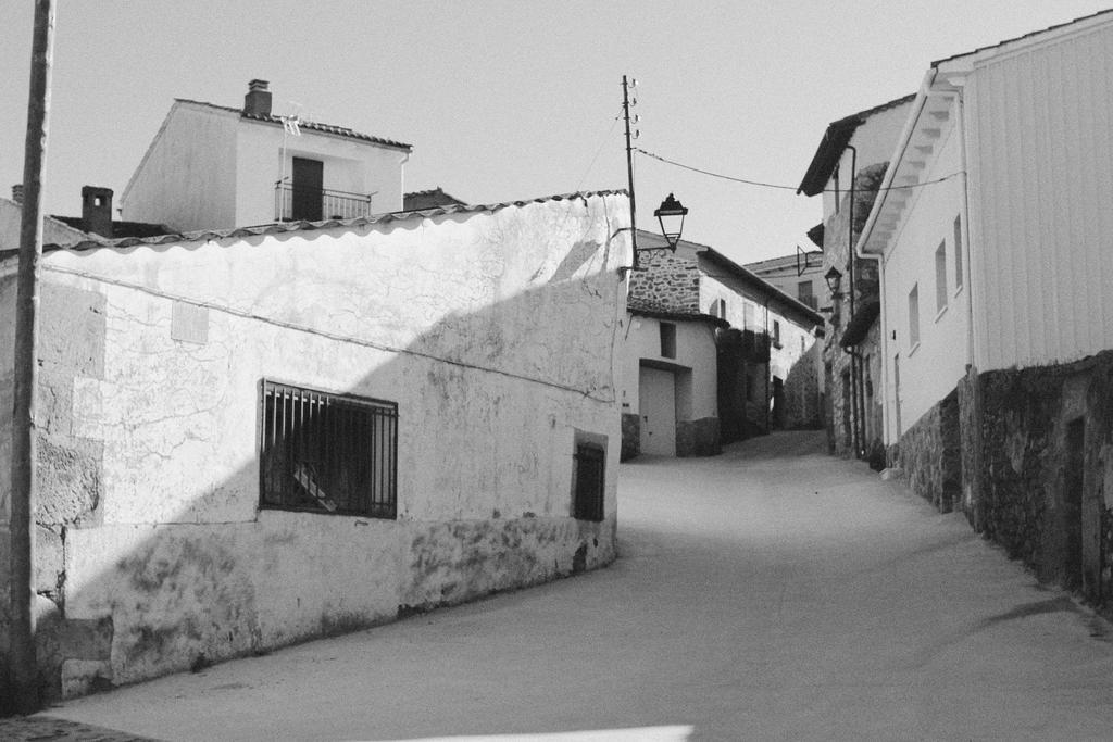منزل الضيف Perales del Puerto  في La Grulla Dorada المظهر الخارجي الصورة