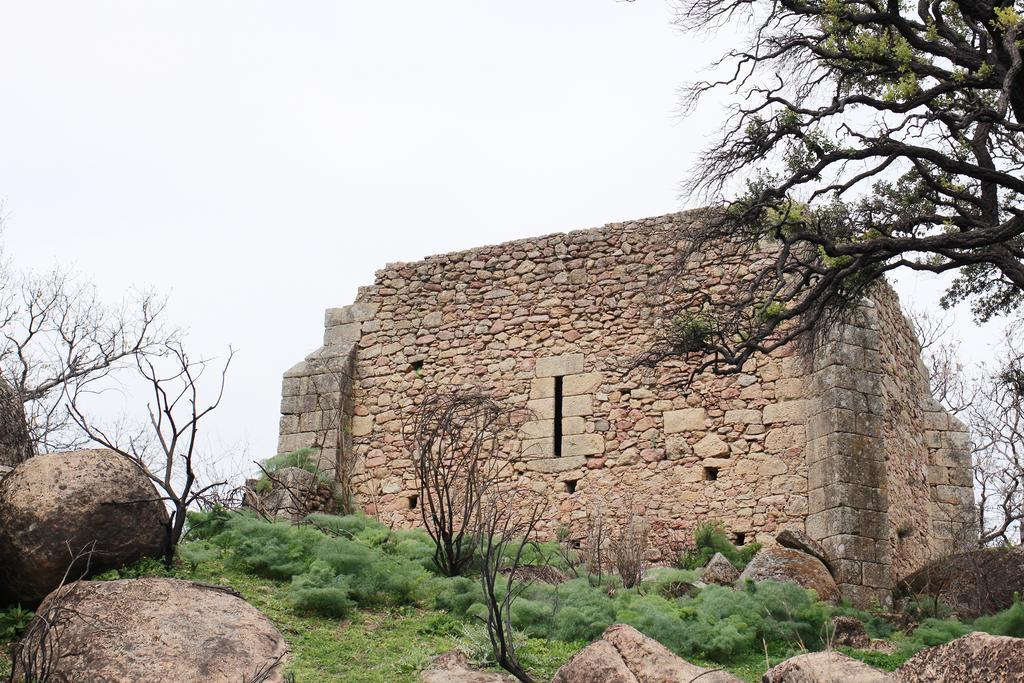 منزل الضيف Perales del Puerto  في La Grulla Dorada المظهر الخارجي الصورة